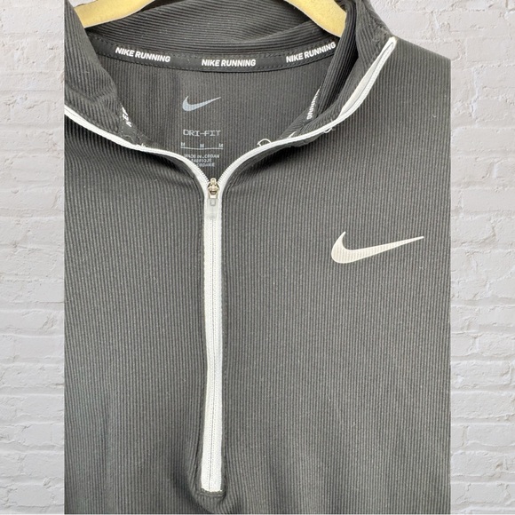 Nike Dri-Fit Element half-zip - Picture 9 of 9